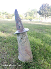 Load image into Gallery viewer, Garden Wizard - Prochet
